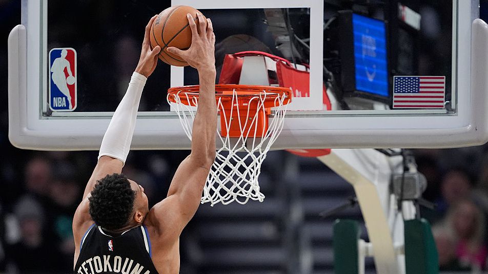 Янис Адетокунбо става съсобственик на женския футболен клуб Челси