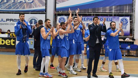 Левски не допусна грешка в морската столица