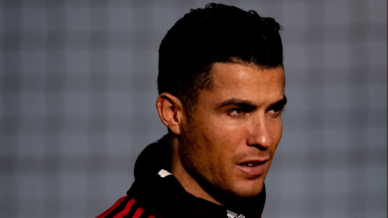 се е завърнал обратно в и се появи на базата