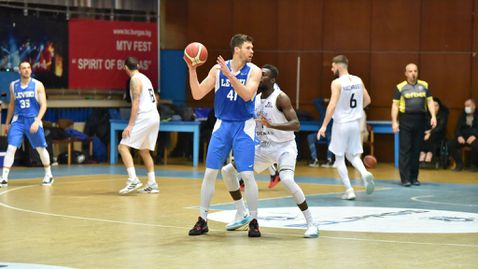 Играч на кръга - Ивица Радич