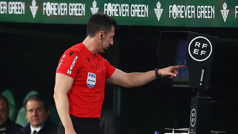  Бившият съдийски началник в Испания предложил да оказва помощ на Барселона и с ВАР 