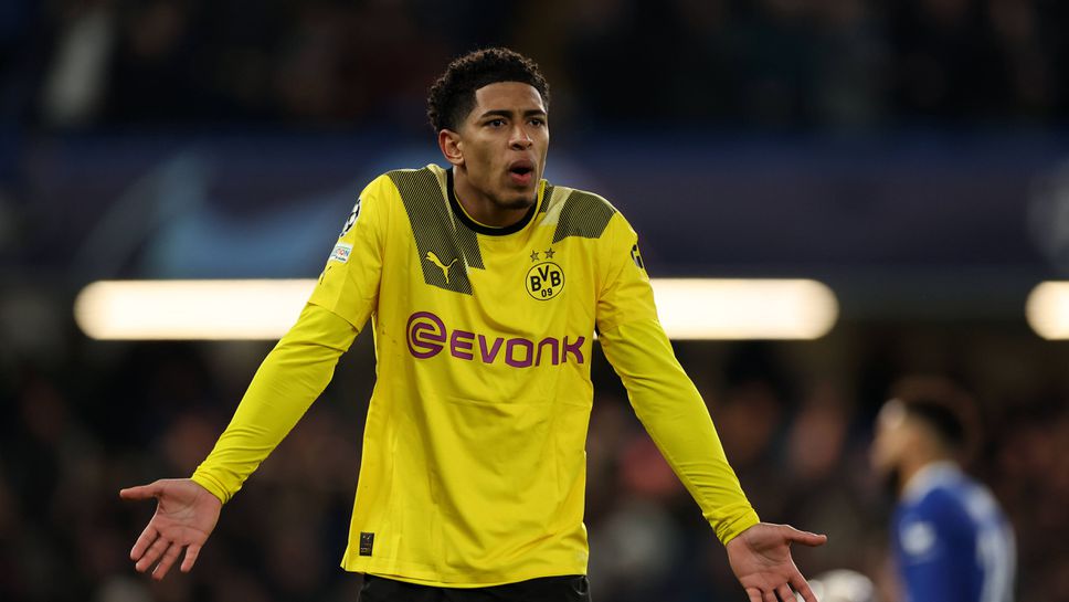 Изнервеният Белингам налетя на Кукурея, удари една от камерите