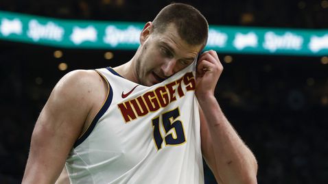 Никола Йокич с чудовищно и историческо постижение при успех на Денвър