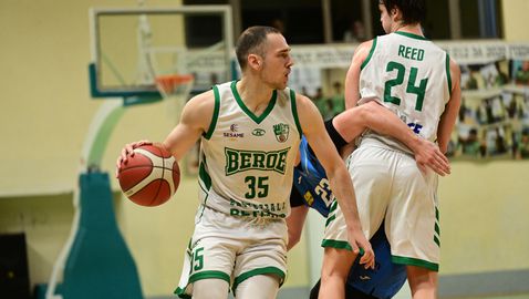 Берое оцеля след страхотна битка с Шумен