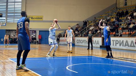 Страхотен Младенов не стигна на Левски за изненада срещу шампиона