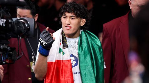 Раул Росас събори Роб Фонт 16 пъти за победа в Лас Вегас