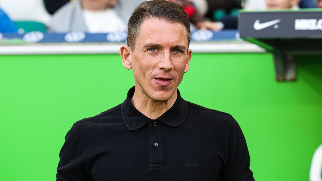 Закъсалият Волфсбург се раздели с треньора си