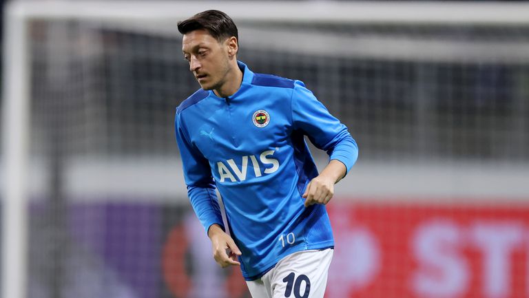  Фенербахче към този момент работи по скъсването на контракта с Йозил 