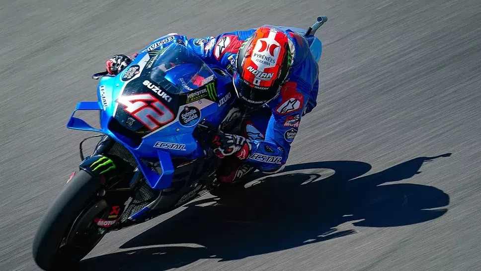 Алекс Ринс над всички на старта на уикенда в Остин