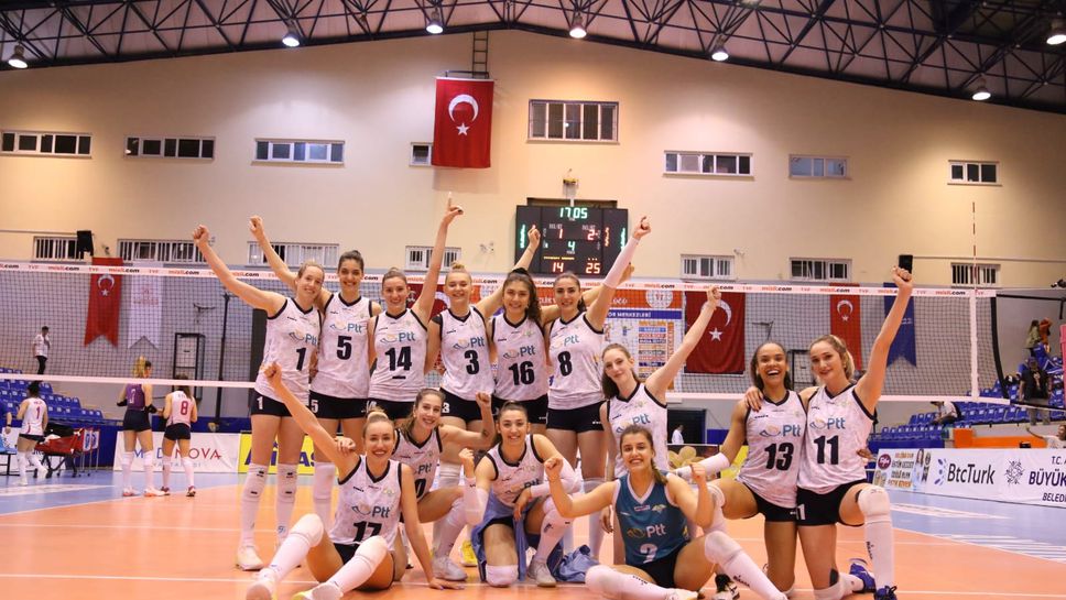 Супер Емилия Димитрова с 33 точки, ПТТ тръгна с победа в битката за 5-ото място в Турция 🏐