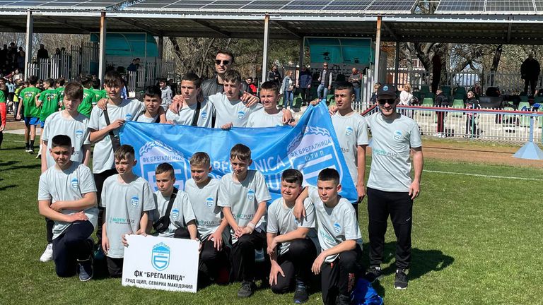  Димитър Бербатов и кметът на Раковски откриха огромен детски футболен шампионат 