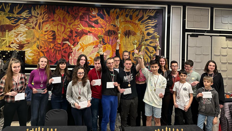 Проведоха се държавните шампионати по блиц шах за юноши и девойки