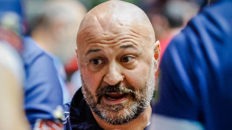 Италианският треньор на Дея спорт Бургас Франческо Кадеду ще продължи