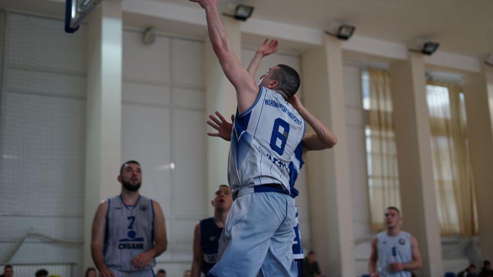 ИУ стартира с категорична победа плейофите на Изток