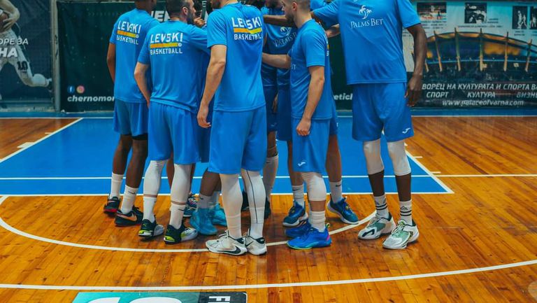 Левски победи без особени проблеми Черно море Тича във Варна