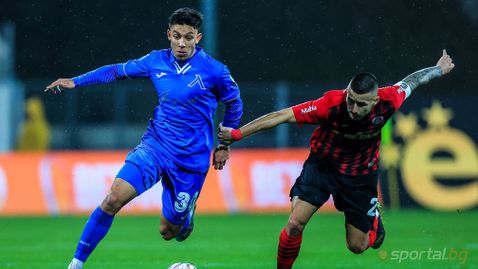  Филип Кръстев зарадва деца от 128 СОУ 