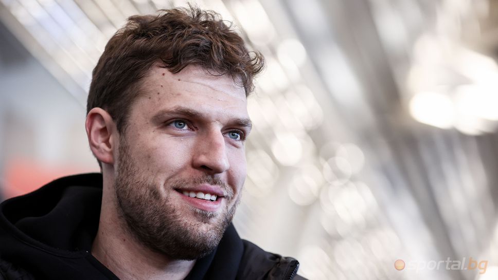 Награждават Везенков със специален плакет минути преди мача в София