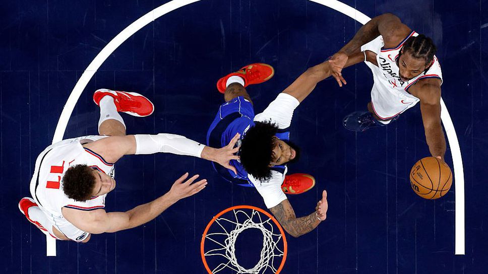 Клипърс изпуснаха преднина от 23 точки, но все пак победиха Далас с 34 пункта на Кауай Ленард