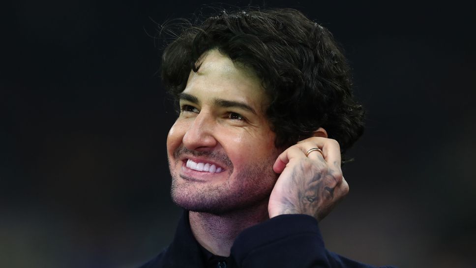 Бивш нападател на Милан: Понякога обичам отбора повече и от жена ми, Анчелоти кръсти кучето си на мен