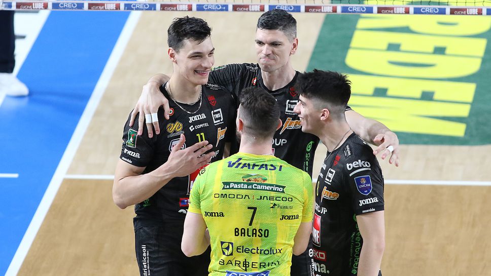 Супер Алекс Николов с 18 точки, Лубе изравни полуфинала срещу Верона