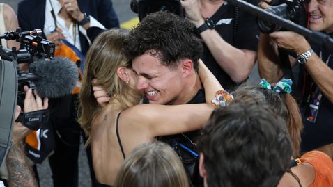 Събрал ли се е Ландо Норис с бившата си?