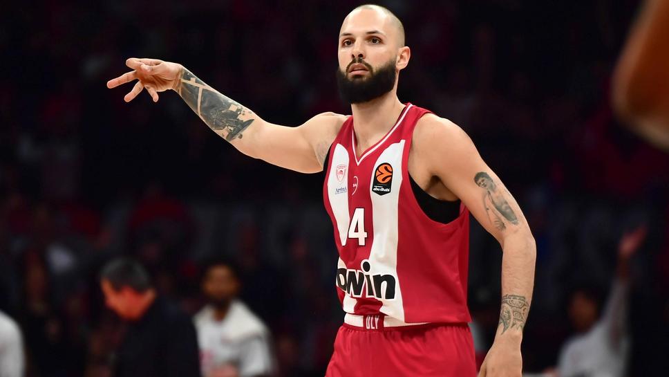 Фурние пред Sportal.bg: Странно ще е да видя залата червено-бяла, а не зелена