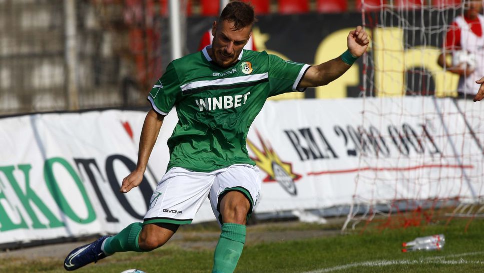 Важен успех за Нефтохимик във Втора лига, Литекс се добра до точката срещу Струмска слава