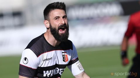  Феновете на Локомотив (Пд) посветиха специфична ария на рожденика Димитър Илиев 