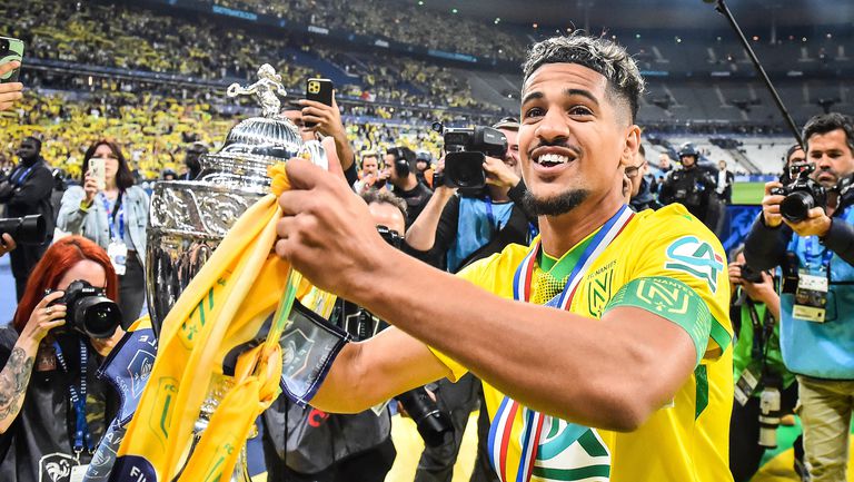 Капитанът на отбора на Нант Людовик Блас даде емоционално интервю