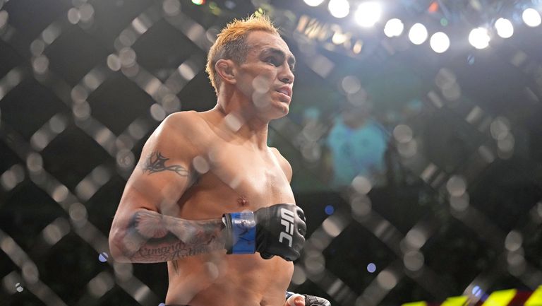 ММА ветеранът от UFC Тони Фъргюсън беше арестуван рано сутринта в