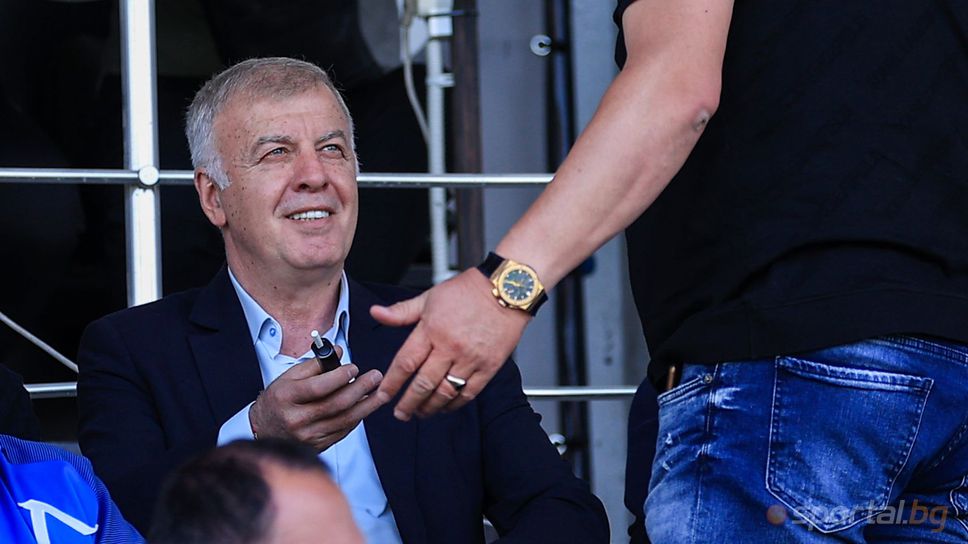 Войнов: Свалям шапка на Наско, той си знае броя на кафетата и цигарите