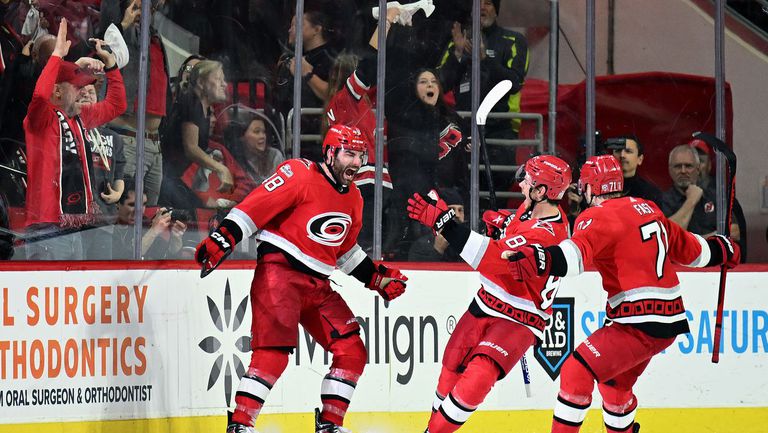 Ню Джърси спечели убедително с 8 4 срещу Каролина и намали