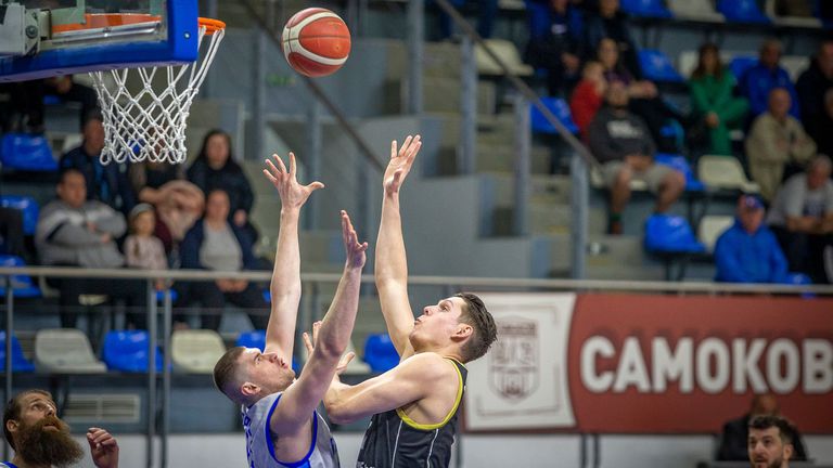 Отборите на Рилски спортист и Академик Пловдив се изправят един