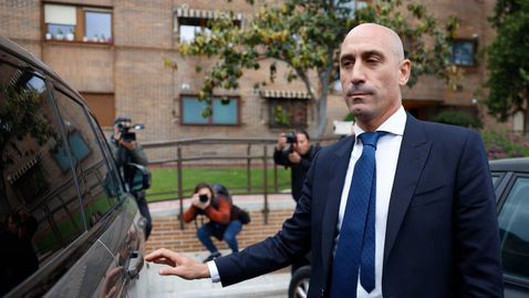 Изправят Рубиалес пред съда с обвинения за "сексуална агресия" и "принуда"