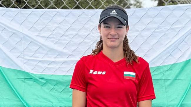 Лиа Каратанчева е полуфиналистка на сингъл