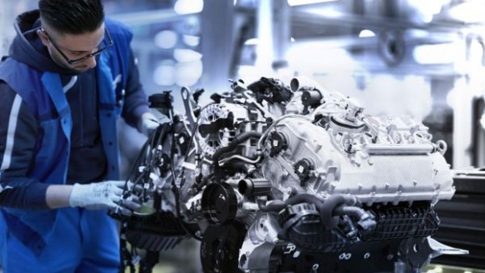 Шедьовър: V8 двигателят на новото BMW Серия 8 Купе (видео)