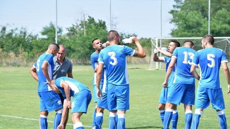 Голмайсторът на Черноморец (Бургас) пропуска градското дерби на старта на Трета лига
