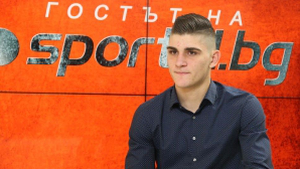 Българската надежда на Шефилд Уензди - Преслав Боруков гостува в студиото на Sportal.bg
