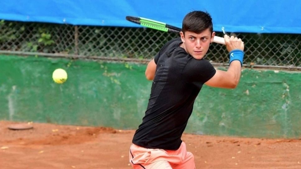 Лазаров се класира за втория кръг на турнир по тенис в Румъния