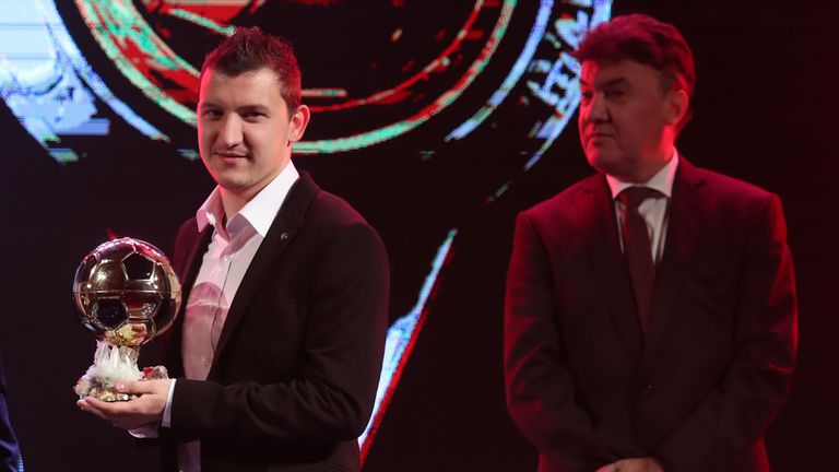  Борислав Михайлов: С теб сме, Тошко! 