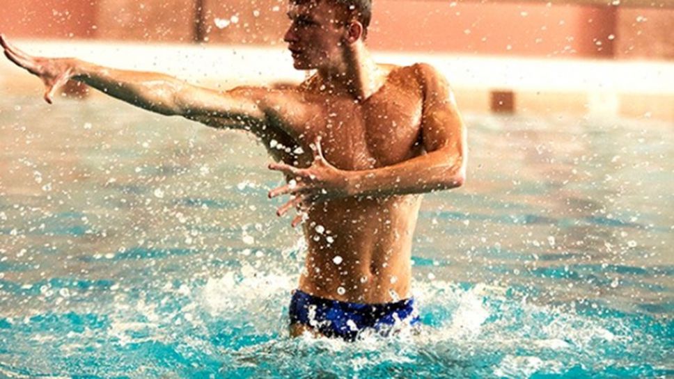 Първият голям шампион в мъжкото синхронно плуване е Александър Малцев