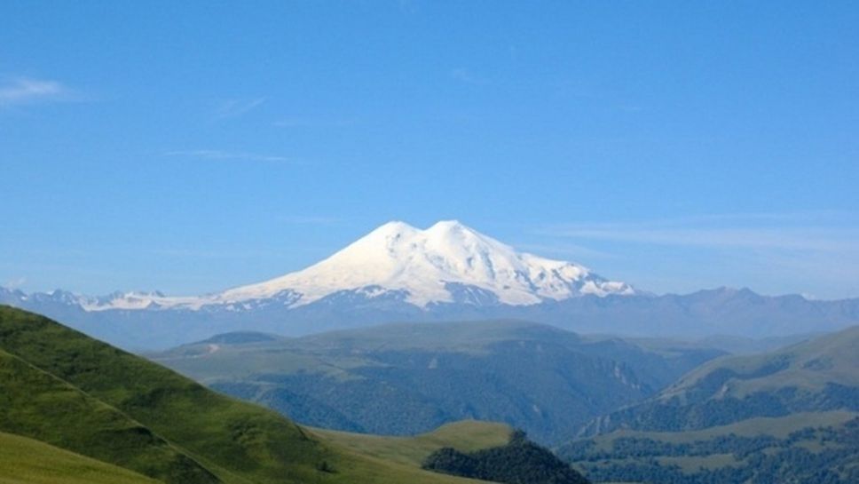 Българин от Тараклия изкачи най-високия връх в Европа