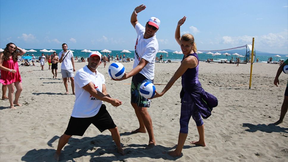 Варна е домакин на първия по рода си нощен турнир по плажен волейбол