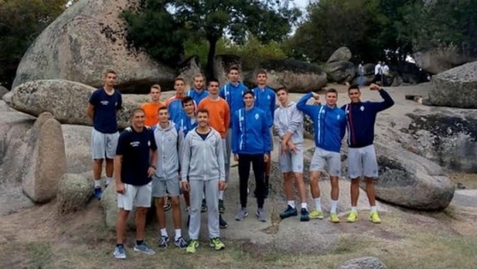 Виктория Волей приключи лагера в Приморско