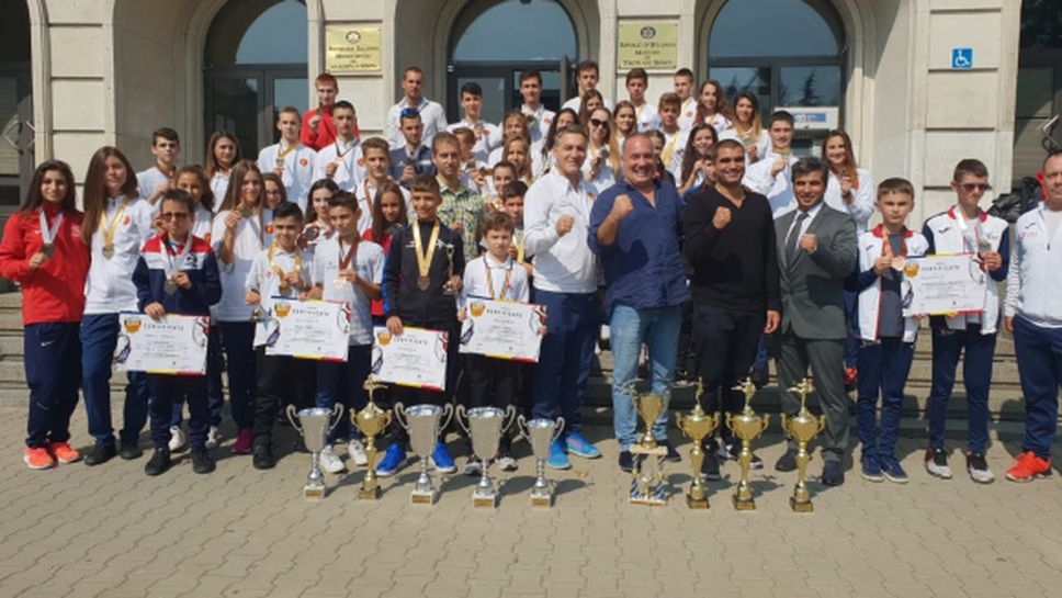 Българските таекуондости безапелационни на Балканското първенство