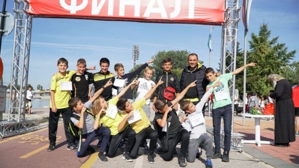 Деца от школата на Ботев (Пд) взеха участие в благотворителен крос