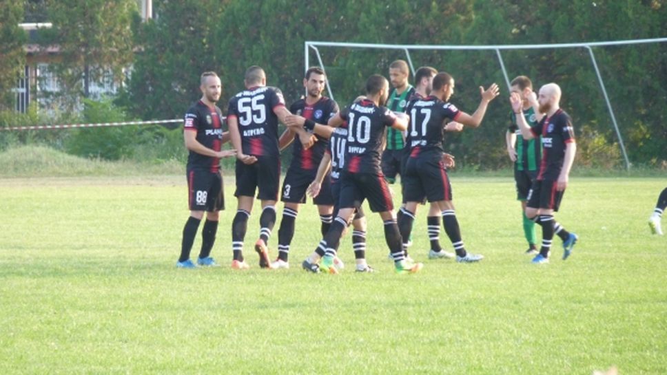 Новият бургаски отбор хвърли бомбата за купата на АФЛ (видео)