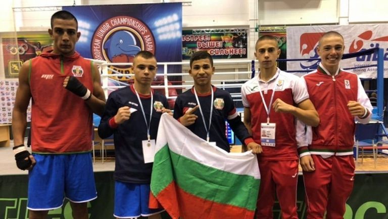 Българските юноши с пет убедителни победи на европейското по бокс