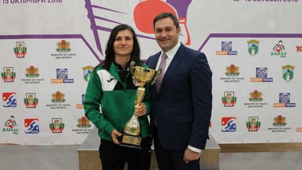 Четири титли за българските боксьорки на турнира “Балкан”