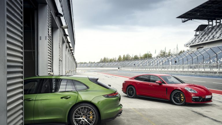 Новите GTS модели: двама нови атлети в семейството на Porsche Panamera